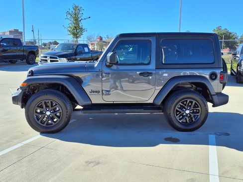 Used 2023 Jeep Wrangler Sport S image 8