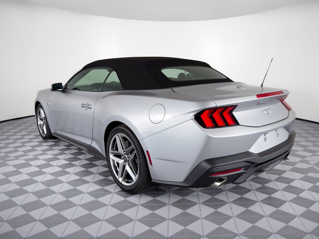 Used 2025 Ford Mustang GT Premium RWD image 3