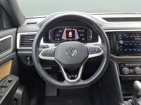 Used 2022 Volkswagen Atlas Cross Sport SEL R-Line AWD/4WD image 8