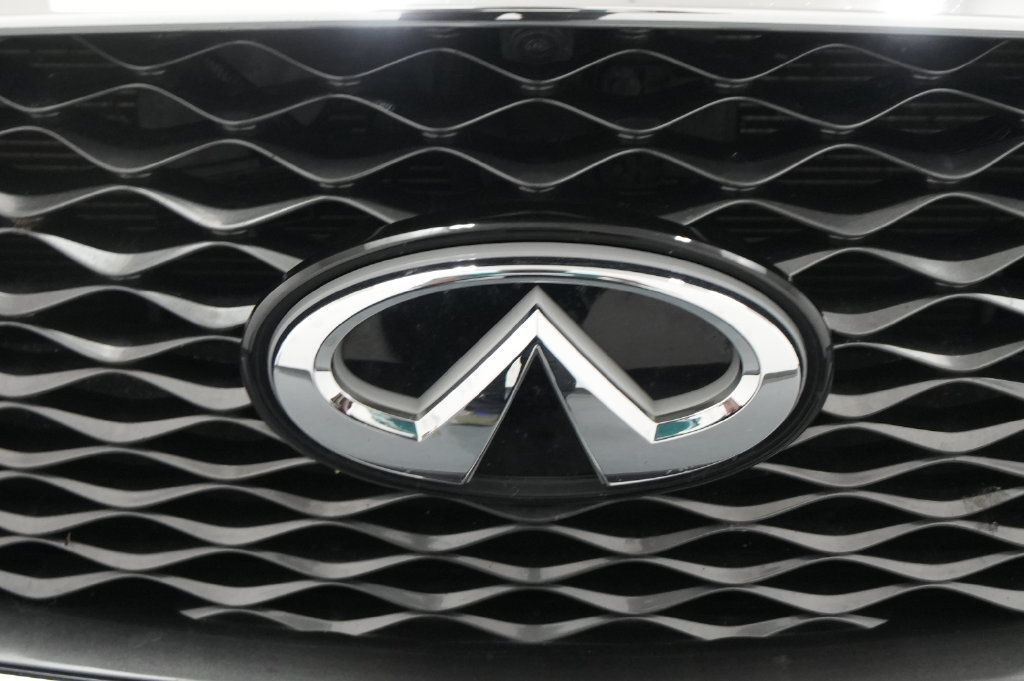 Used 2018 INFINITI Q50 Luxe w/ All Weather Package (L93) AWD/4WD image 13