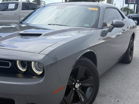 Used 2018 Dodge Challenger SXT RWD image 6
