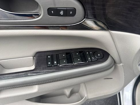 Used 2016 Buick Enclave Premium w/ Experience Buick Package FWD image 16