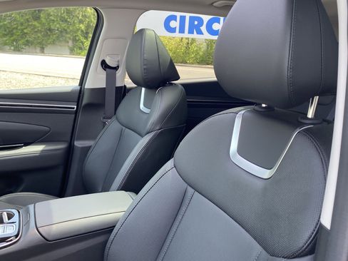 Used 2024 Hyundai Tucson Limited image 17