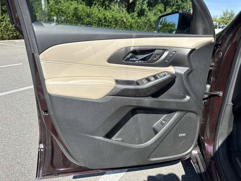 Used 2023 Chevrolet Traverse Premier AWD/4WD image 18