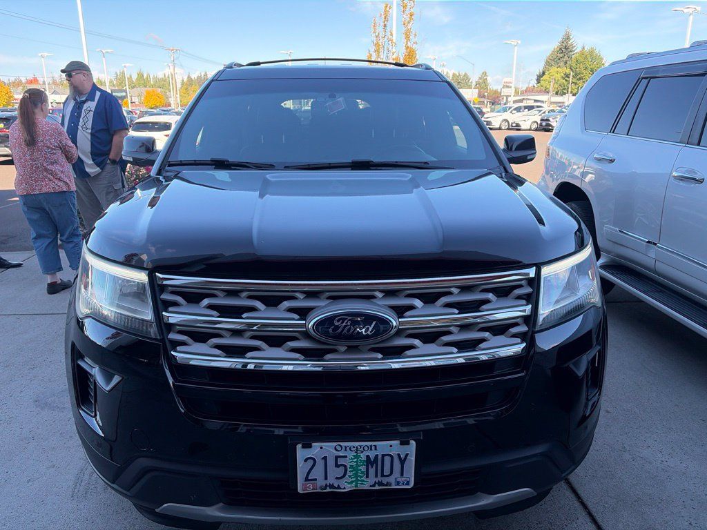 Used 2018 Ford Explorer XLT w/ Equipment Group 202A AWD/4WD image 1