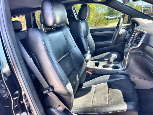 Used 2018 Jeep Grand Cherokee Altitude RWD image 12