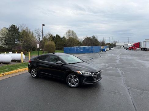 Used 2018 Hyundai Elantra Limited w/ Limited Ultimate Package 02 image 2