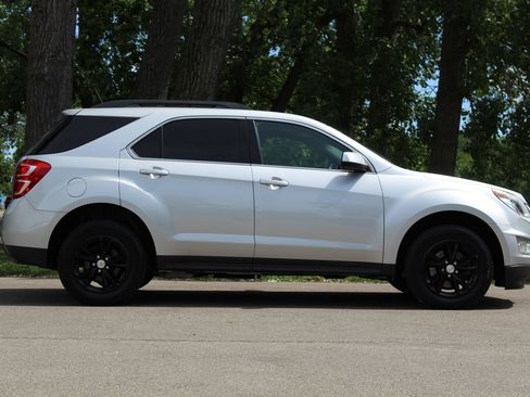 Used 2017 Chevrolet Equinox LT w/ Convenience Package FWD image 8