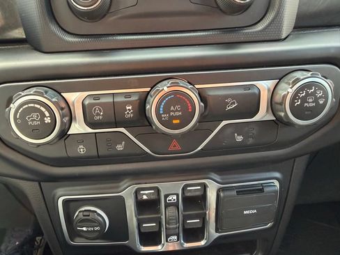 Used 2019 Jeep Wrangler Unlimited Sport AWD/4WD image 29