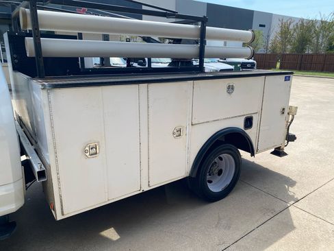 Used 2017 Ford F550 2WD Regular Cab Super Duty image 26