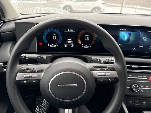 Used 2025 Hyundai Tucson SE image 16