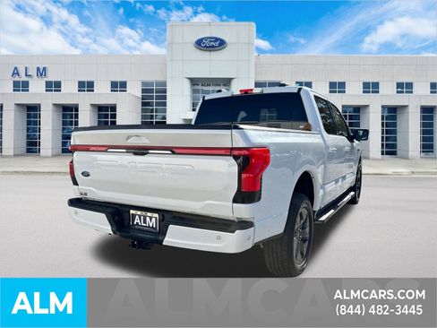 Used 2022 Ford F150 Lightning Lariat image 6