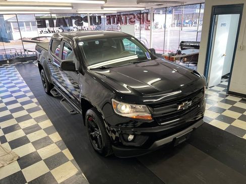 Used 2019 Chevrolet Colorado LT w/ Redline Special Edition image 21