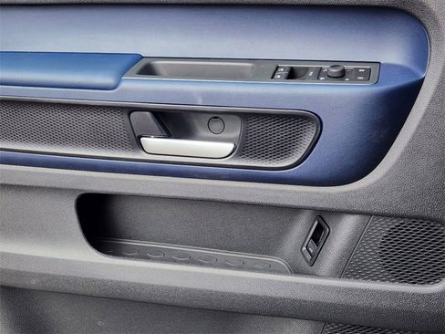 New 2025 Volkswagen ID. Buzz Pro S image 10