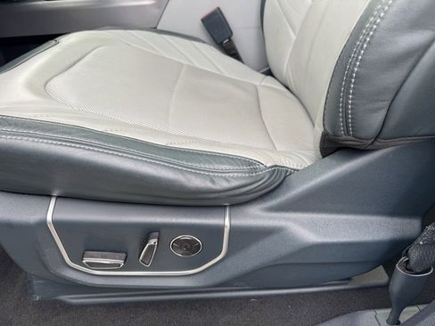 Used 2022 Ford F450 Limited w/ FX4 Off-Road Package image 24