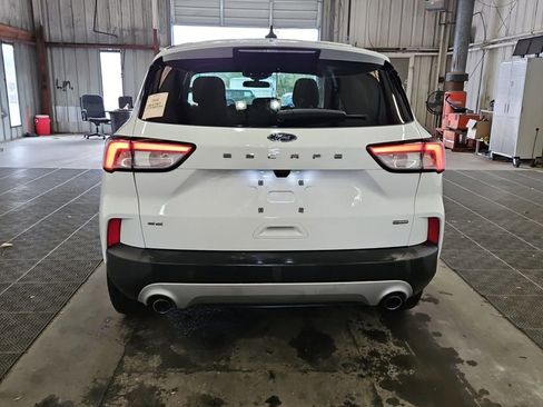 Used 2022 Ford Escape SE image 4