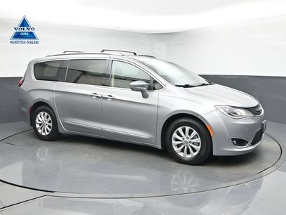 Used 2018 Chrysler Pacifica Touring-L w/ Advanced Safetytec Group