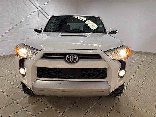 Used 2020 Toyota 4Runner TRD Off-Road Premium AWD/4WD image 9