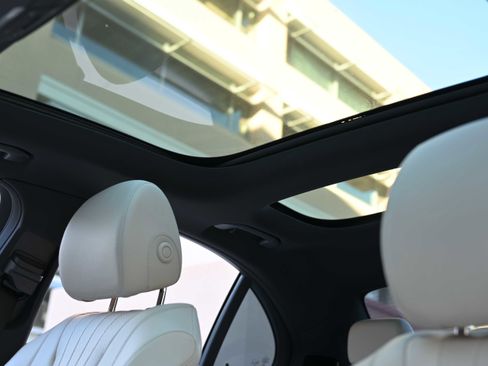 Used 2017 Mercedes-Benz E 300 image 18