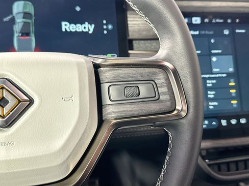 Used 2022 Rivian R1T Adventure image 18