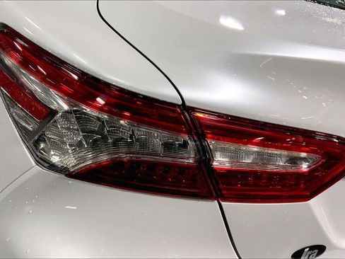 Used 2019 Toyota Camry XLE w/ Driver Assist Package FWD image 29
