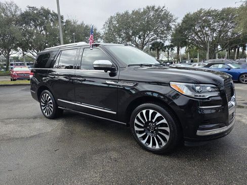 Used 2022 Lincoln Navigator Black Label image 8