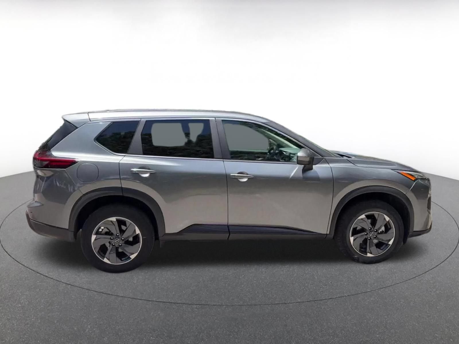 Used 2025 Nissan Rogue SV FWD image 15