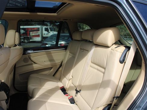 Used 2012 BMW X5 xDrive35d image 31