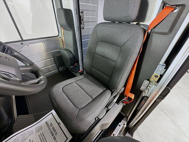 Used 2024 Chevrolet Brightdrop 400 w/ Commercial Equipment Package AWD/4WD image 18