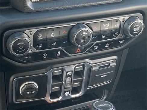 Used 2021 Jeep Gladiator Overland w/ Popular Equipment Package image 18