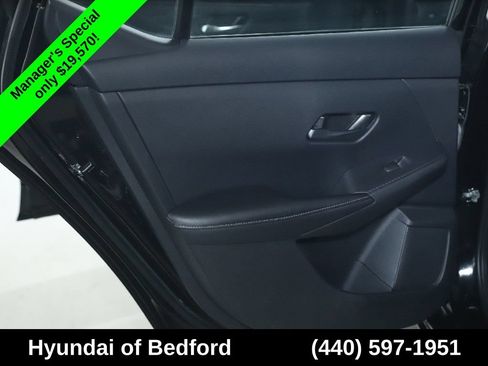 Used 2024 Nissan Sentra SV FWD image 14
