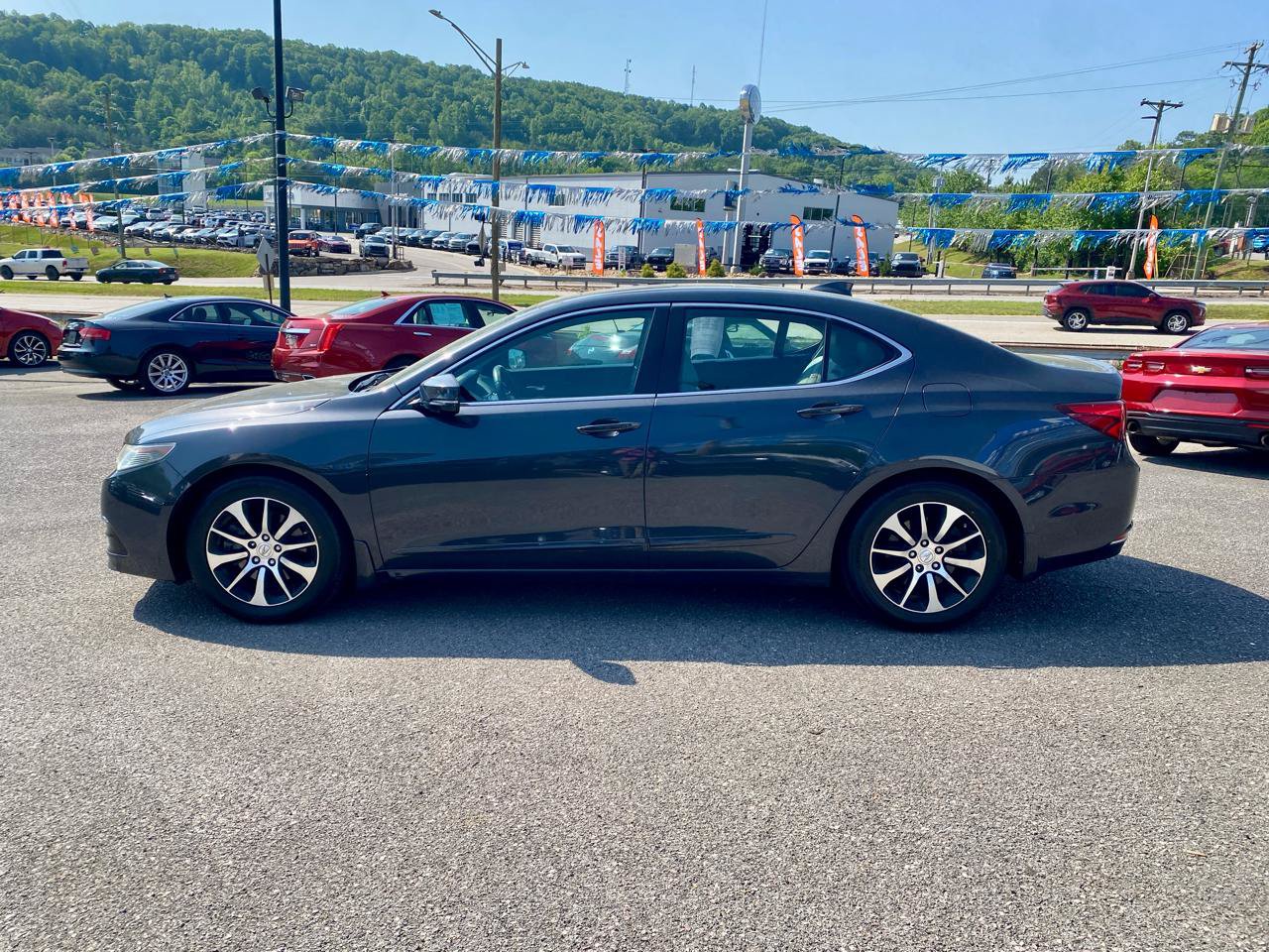 Used 2016 Acura TLX w/ Technology Package FWD image 4