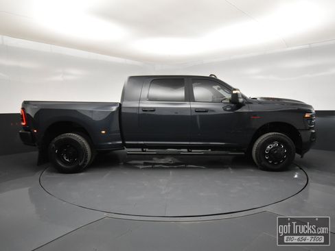 Used 2025 RAM 3500 Laramie w/ Night Edition image 51