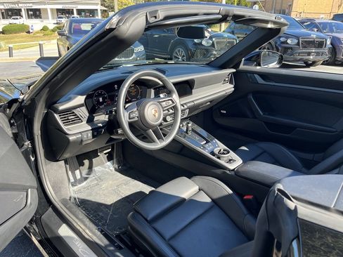 Used 2025 Porsche 911 Carrera w/ Premium Package image 25