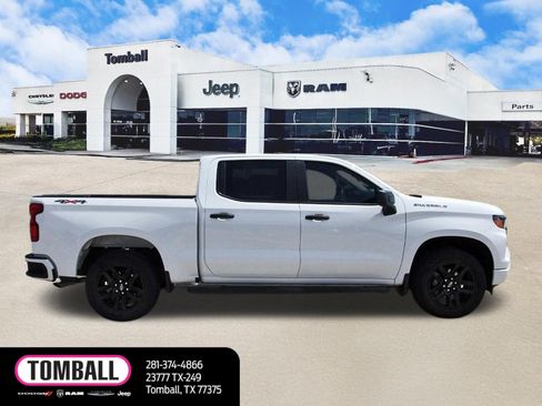 Used 2022 Chevrolet Silverado 1500 Custom AWD/4WD image 8