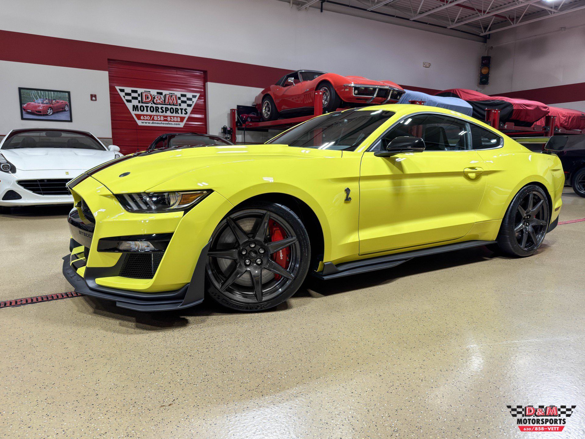 Used 2021 Ford Mustang Shelby GT500 w/ Carbon Fiber Track Pack RWD image 1