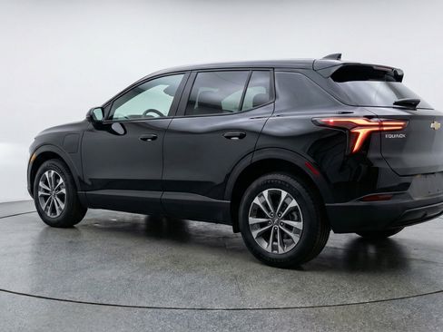 Used 2025 Chevrolet Equinox LT image 6