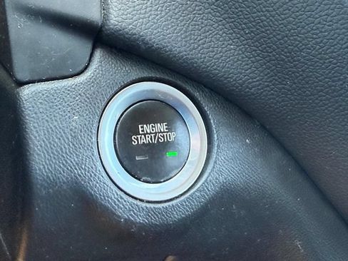 Used 2021 Chevrolet Equinox LT FWD image 15