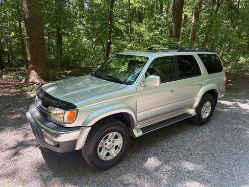 Used 2001 Toyota 4Runner SR5 AWD/4WD image 15