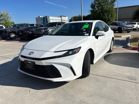 Used 2026 Toyota Camry LE w/ Convenience Package FWD image 8