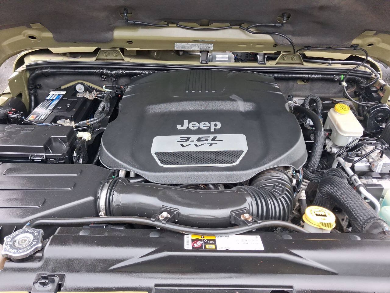 Used 2013 Jeep Wrangler Sahara w/ Connectivity Group AWD/4WD image 30