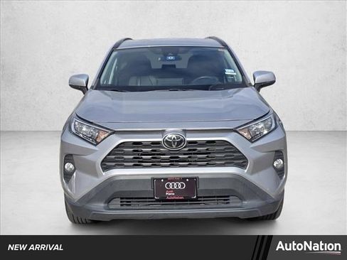 Used 2020 Toyota RAV4 XLE image 1