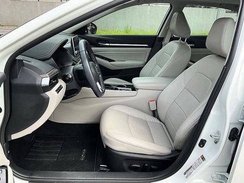 Used 2022 Nissan Altima 2.5 SL FWD image 12