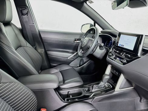 Used 2025 Toyota Corolla Cross AWD Hybrid image 36
