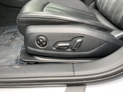 Used 2023 Audi A4 2.0T Premium w/ Convenience Package image 22