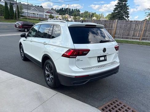 Used 2023 Volkswagen Tiguan SE w/ Panoramic Sunroof Package AWD/4WD image 7