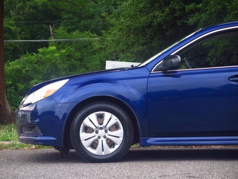 Used 2011 Subaru Legacy 2.5i AWD/4WD image 21