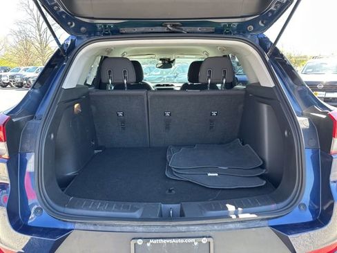 Used 2023 Chevrolet TrailBlazer LT w/ Convenience Package AWD/4WD image 8