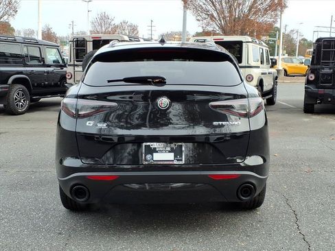 New 2025 Alfa Romeo Stelvio Sprint w/ Convenience Package AWD/4WD image 18