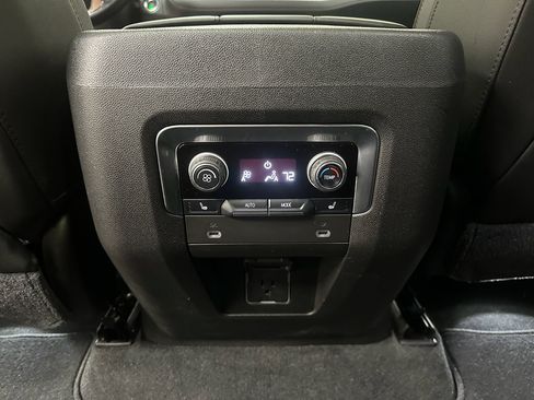 Used 2021 Chevrolet Tahoe High Country w/ Premium Package image 36